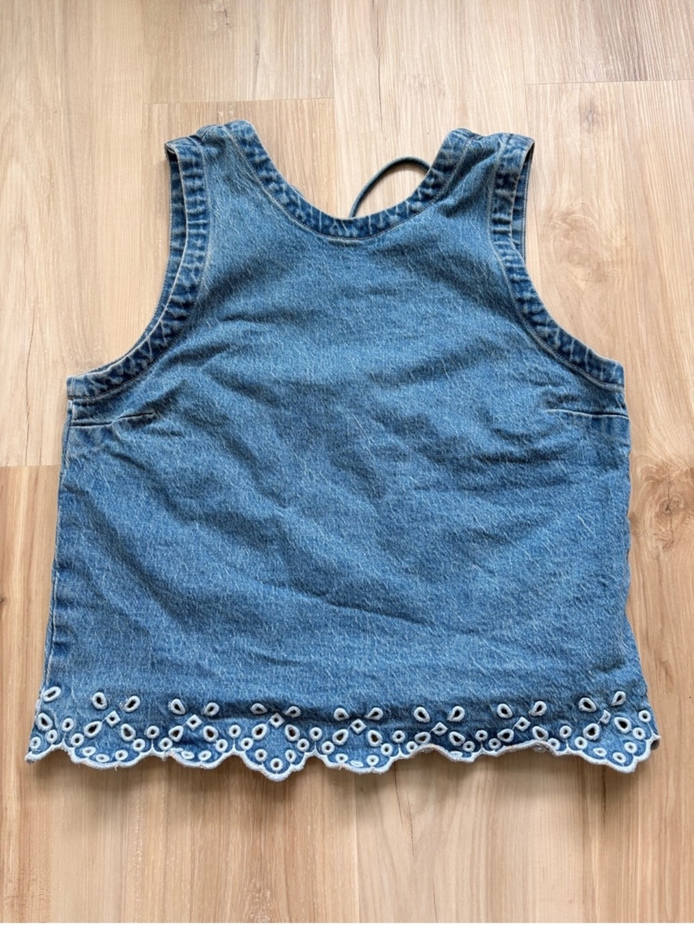 NWT - Abercrombie & Fitch Eyelet Denim Shell Top - Size M